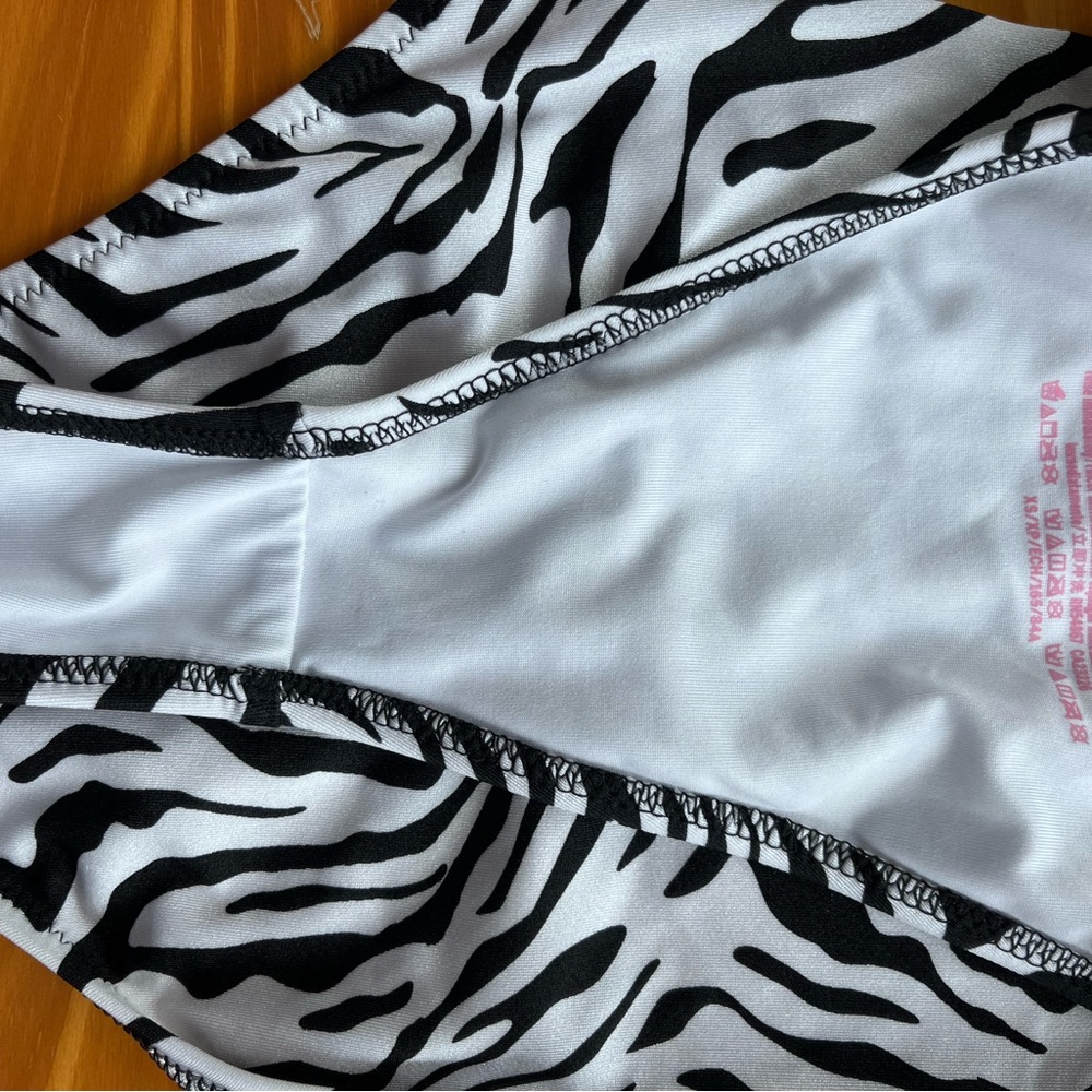 Victoria Secret Menorca One-piece zebra print - Picture 4 of 6